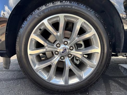 Used 2019 Ford Expedition Platinum RWD image 12