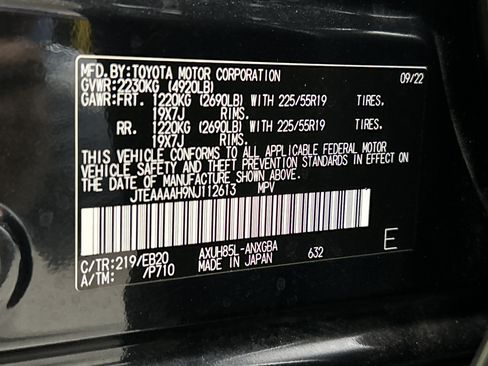 Used 2022 Toyota Venza XLE AWD/4WD image 36