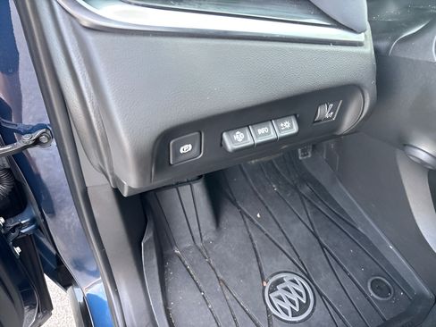 Used 2022 Buick Enclave Premium w/ Experience Buick Package FWD image 26