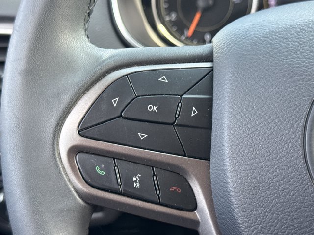Used 2020 Jeep Cherokee Latitude Plus AWD/4WD image 30