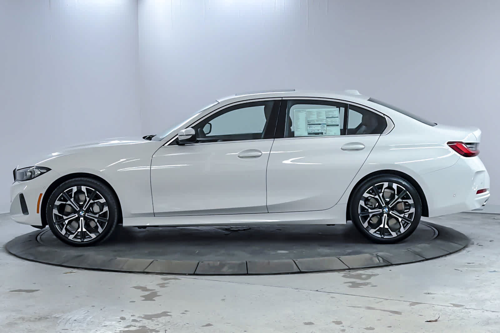Used 2026 BMW 330i Sedan RWD image 5