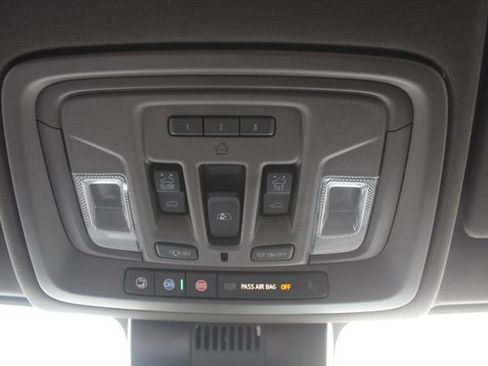 Used 2025 GMC Sierra 1500 Denali w/ Denali Reserve Package AWD/4WD image 39