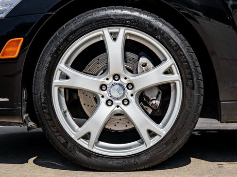 Used 2011 Mercedes-Benz S 550 image 12