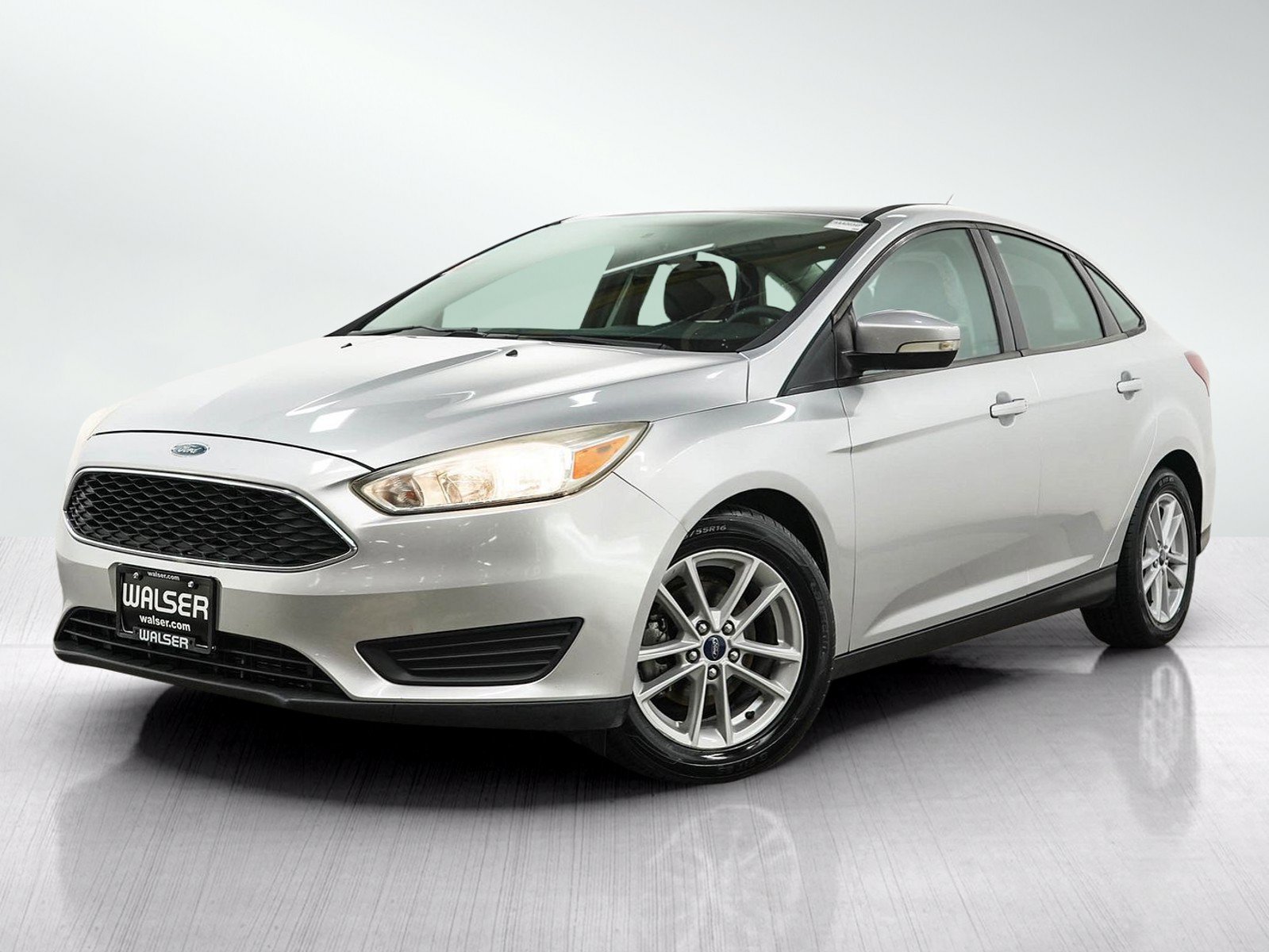 Used 2017 Ford Focus SE FWD image 1