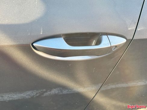 Certified 2017 Toyota Corolla SE FWD image 10