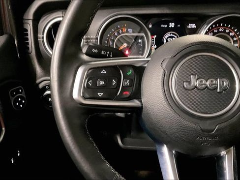 Used 2018 Jeep Wrangler Unlimited Sahara AWD/4WD image 19