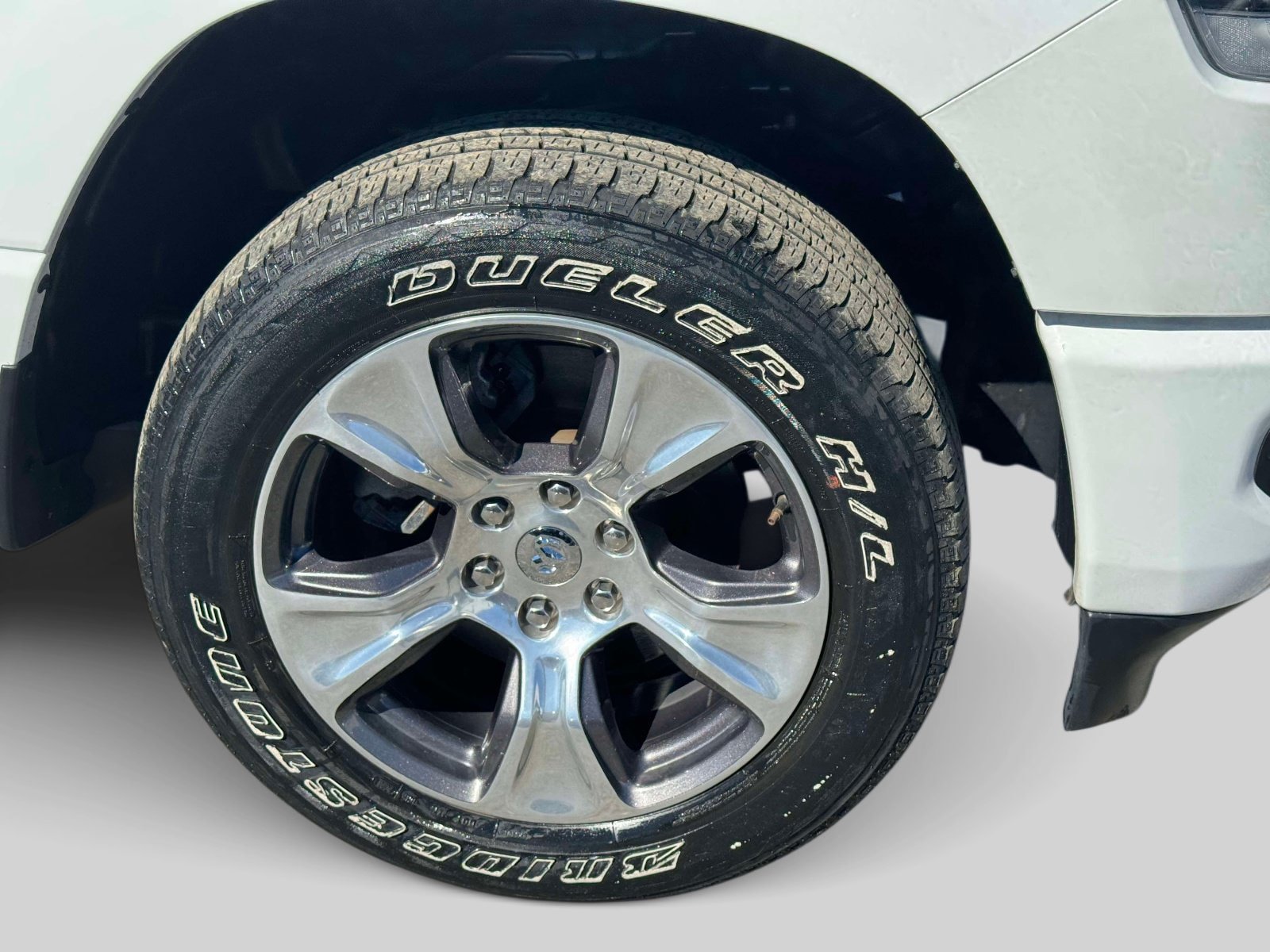Used 2024 RAM 1500 Laramie AWD/4WD image 9