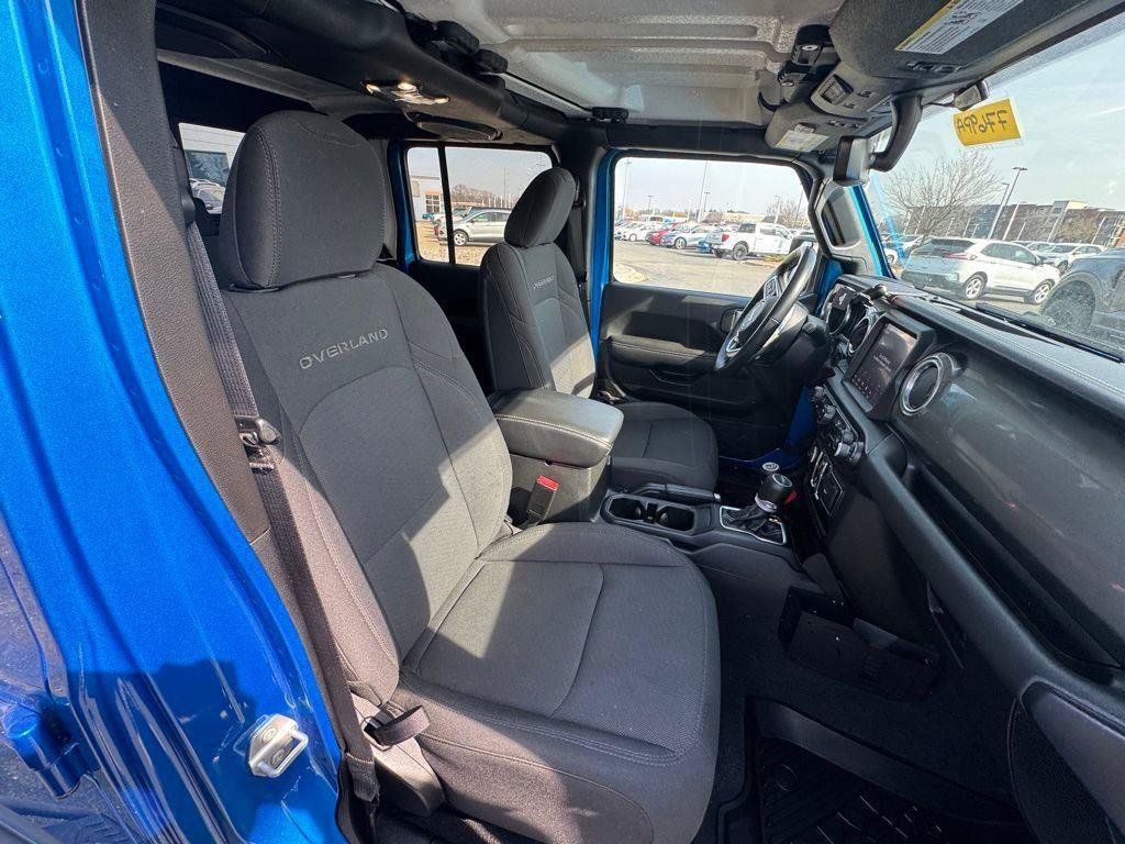 Used 2022 Jeep Gladiator Overland AWD/4WD image 17