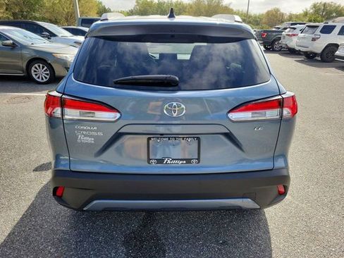 Used 2025 Toyota Corolla Cross LE image 11