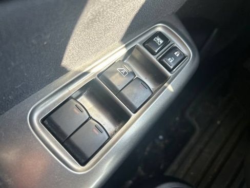 Used 2012 Subaru Forester 2.5X Limited AWD/4WD image 19