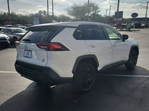 Used 2019 Toyota RAV4 LE image 3