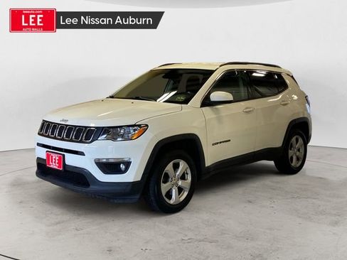 Used 2018 Jeep Compass Latitude image 1