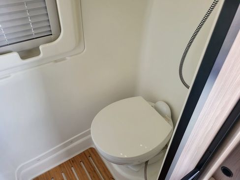 Used 2019 Mercedes-Benz Sprinter 170 image 21