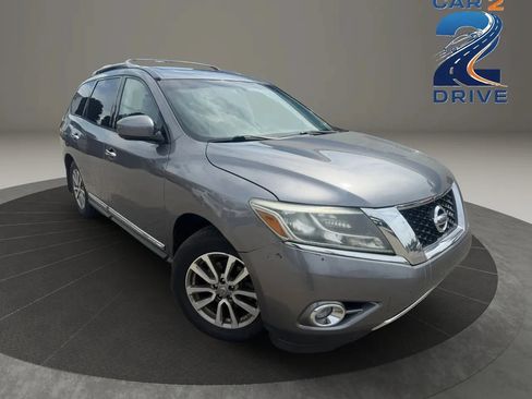 Used 2015 Nissan Pathfinder SL w/ SL Premium Package FWD image 2