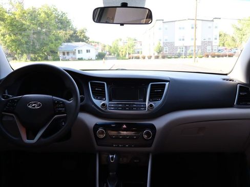 Used 2017 Hyundai Tucson SE image 15