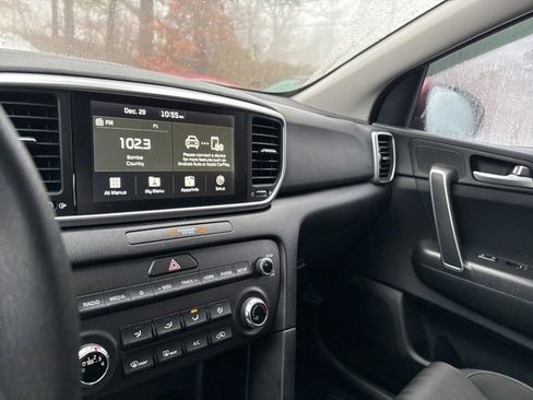 Used 2020 Kia Sportage LX image 18