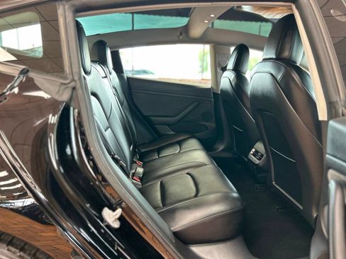 Used 2022 Tesla Model 3 Long Range AWD/4WD image 18