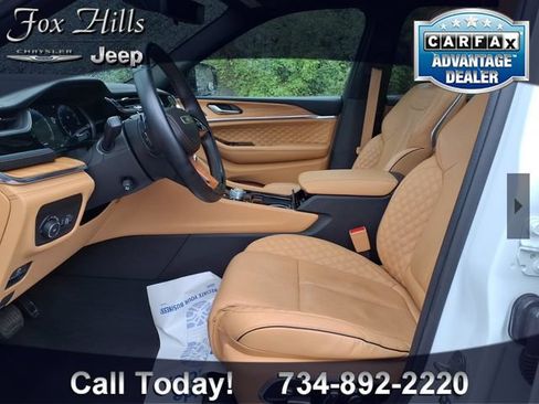 Used 2024 Jeep Grand Cherokee Summit AWD/4WD image 15