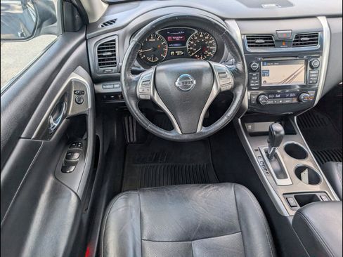 Used 2015 Nissan Altima 2.5 SL w/ Technology Package FWD image 8