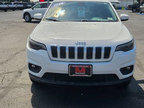 Used 2019 Jeep Cherokee Latitude w/ Popular Appearance Group AWD/4WD image 7