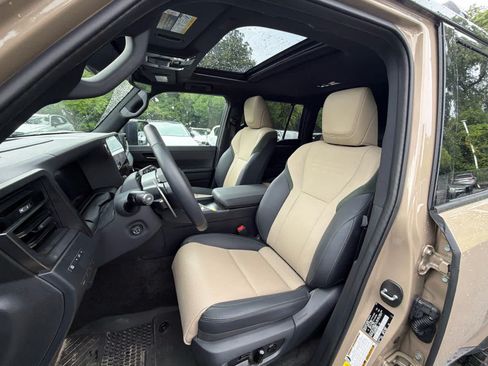Used 2025 Lexus GX 550 AWD/4WD image 27