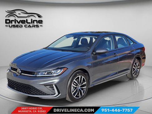 Used 2025 Volkswagen Jetta SE image 9