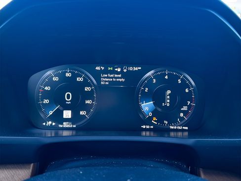 Used 2022 Volvo XC90 T6 Momentum image 27