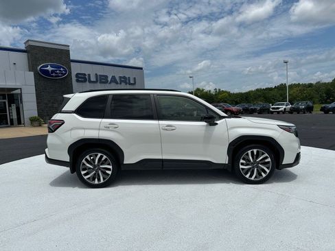 Certified 2025 Subaru Forester Touring w/ Popular Package - Touring AWD/4WD image 8