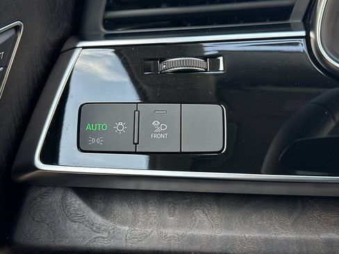Used 2023 Audi Q8 Premium Plus AWD/4WD image 37