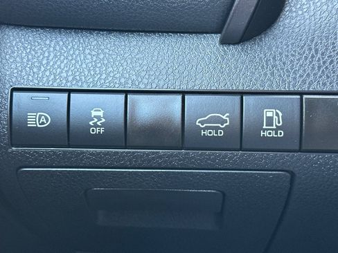 Used 2023 Toyota Camry SE image 32