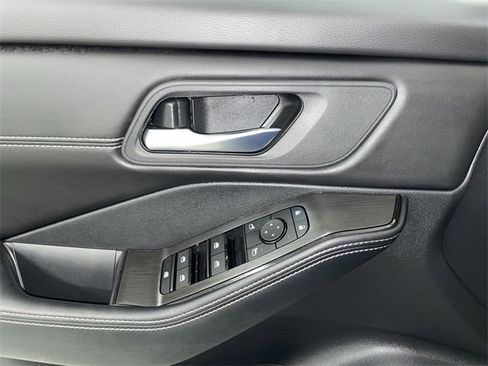 Certified 2024 Nissan Rogue SV w/ SV Premium Package image 23