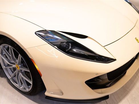 Used 2019 Ferrari 812 Superfast RWD image 7