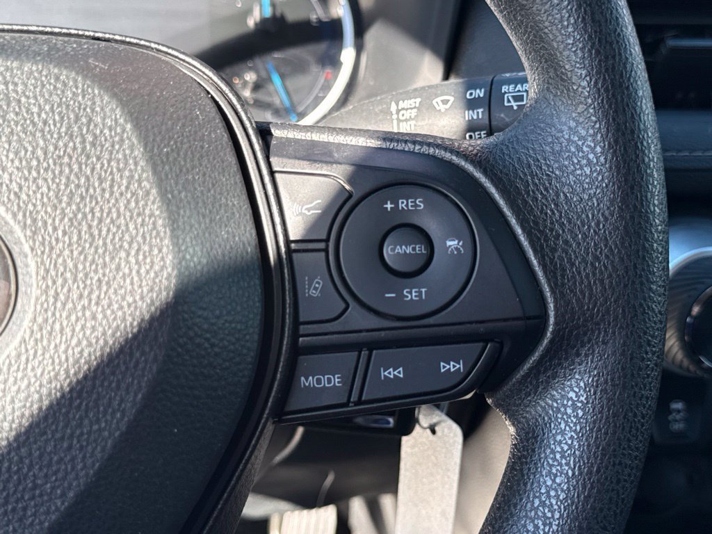 Used 2025 Toyota RAV4 LE AWD/4WD image 23