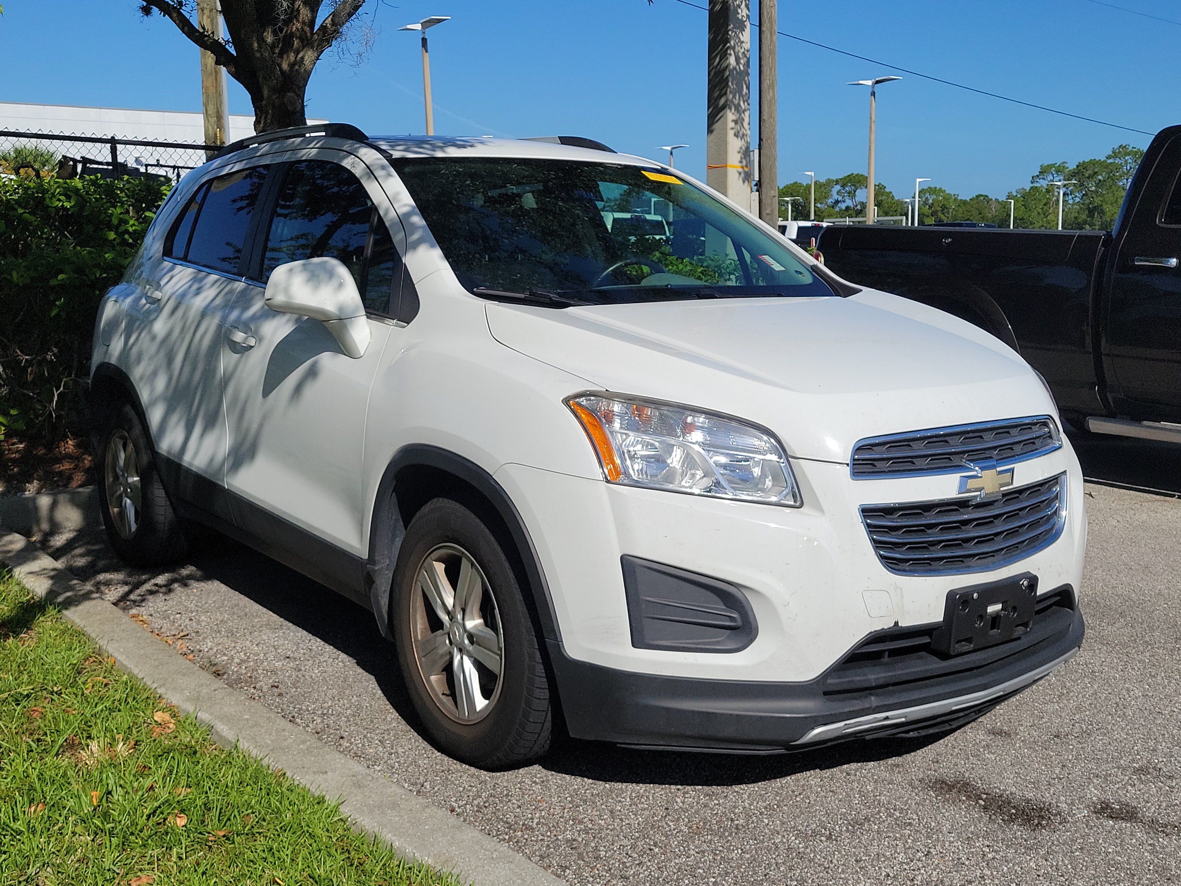Used 2015 Chevrolet Trax LT w/ LT Plus Package FWD image 2