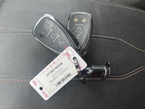 Used 2018 Chevrolet Traverse LT image 33