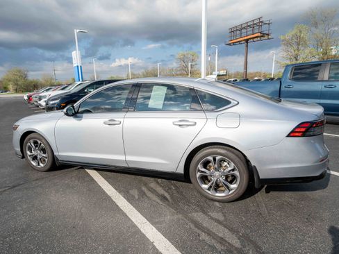 Certified 2025 Honda Accord EX-L image 4