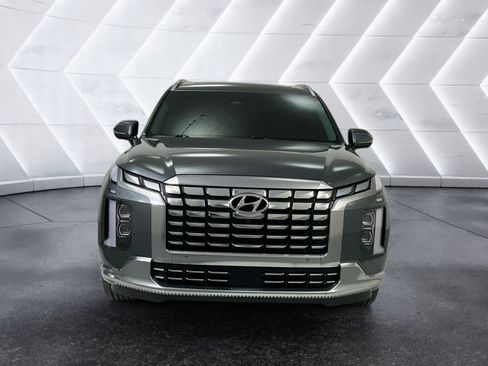 Used 2024 Hyundai Palisade Calligraphy image 2