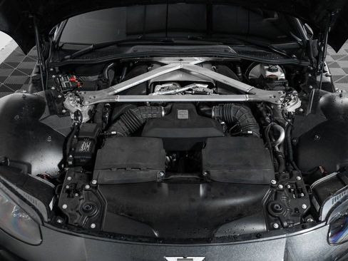 Used 2020 Aston Martin V8 Vantage Coupe image 24
