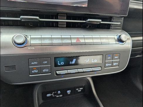 Used 2025 Hyundai Kona SEL image 12