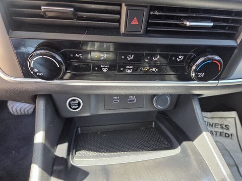 Used 2023 Nissan Rogue S AWD/4WD image 19