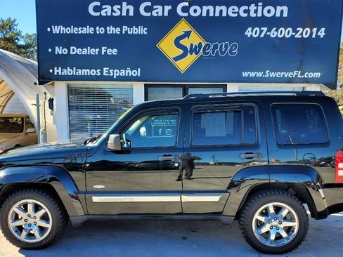 Used 2012 Jeep Liberty Sport image 9