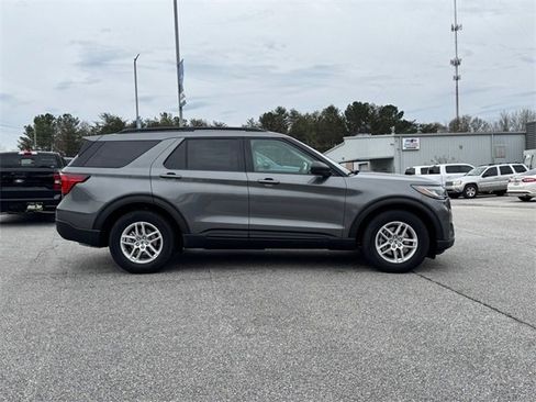 New 2026 Ford Explorer Active w/ Active Comfort Package image 2