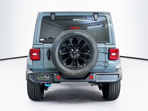 Used 2024 Jeep Wrangler Unlimited Sahara w/ Dual Top Group AWD/4WD image 7