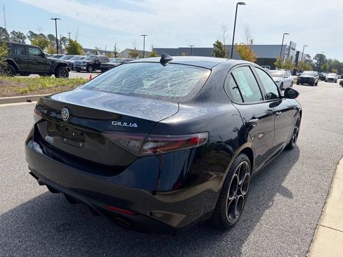 Used 2024 Alfa Romeo Giulia Veloce RWD image 6