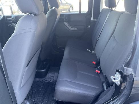 Used 2017 Jeep Wrangler Unlimited Sport w/ Quick Order Package 24S AWD/4WD image 11