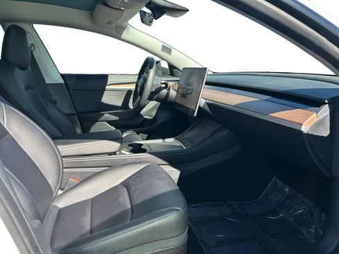 Used 2023 Tesla Model 3 Performance image 16