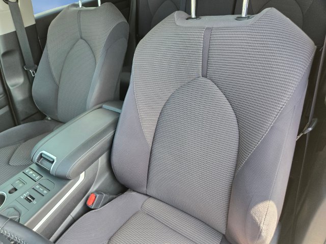 Used 2020 Toyota Highlander LE AWD/4WD image 15
