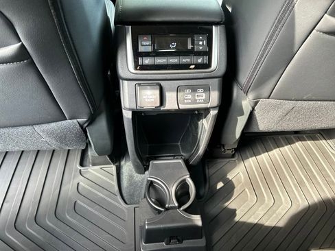 Used 2025 Subaru Ascent Bronze Edition image 23