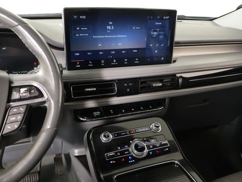 Used 2022 Lincoln Nautilus Reserve w/ Equipment Group 201A FWD image 5