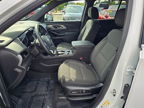 Used 2023 Chevrolet Traverse LT image 23